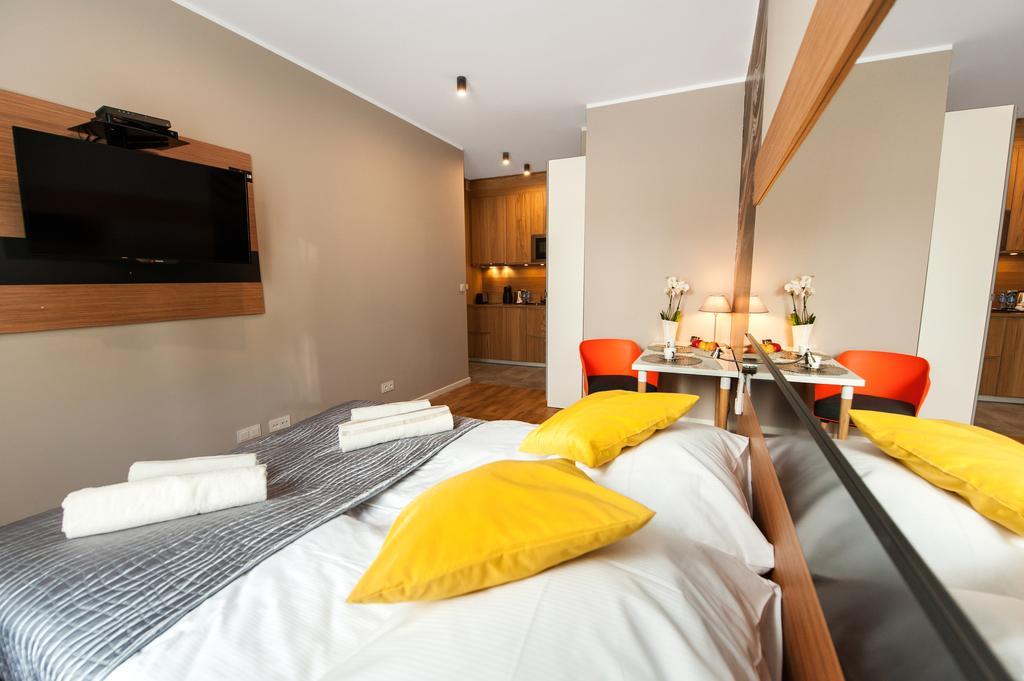 Prestige Apartments Wola Kolejowa Warschau Zimmer foto