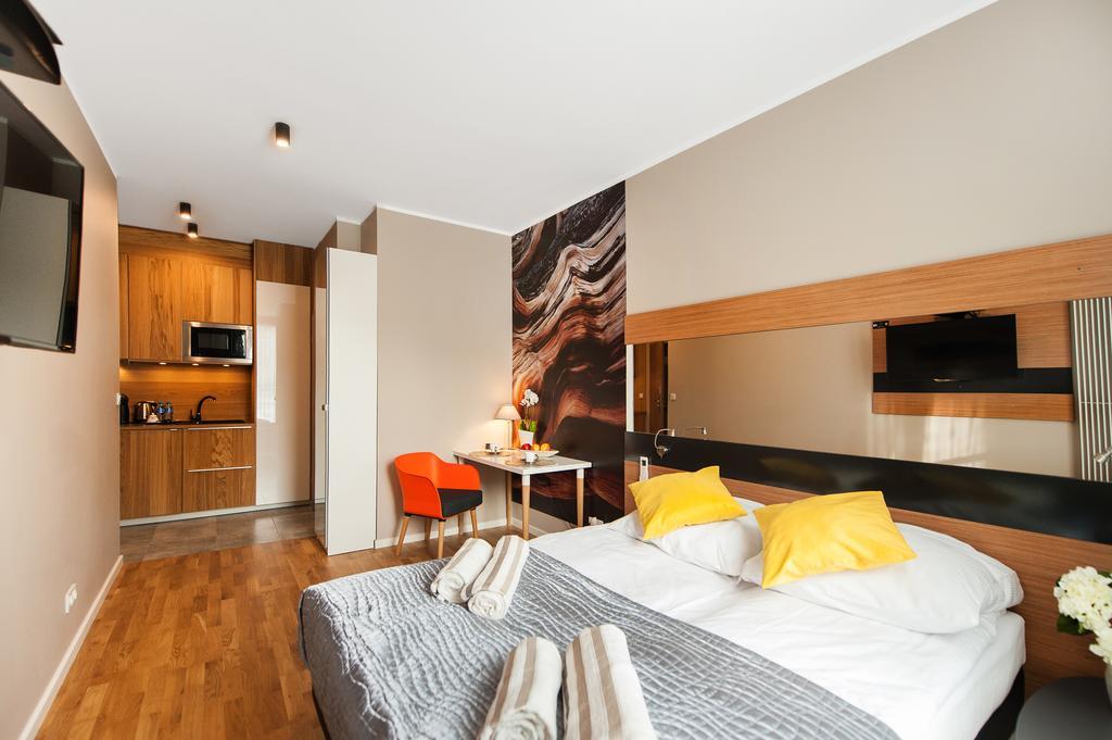Prestige Apartments Wola Kolejowa Warschau Zimmer foto